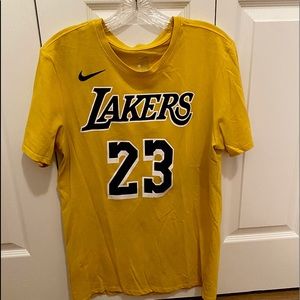 Nike Men's Lakers LeBron James Dri-FIT Gold TShirt